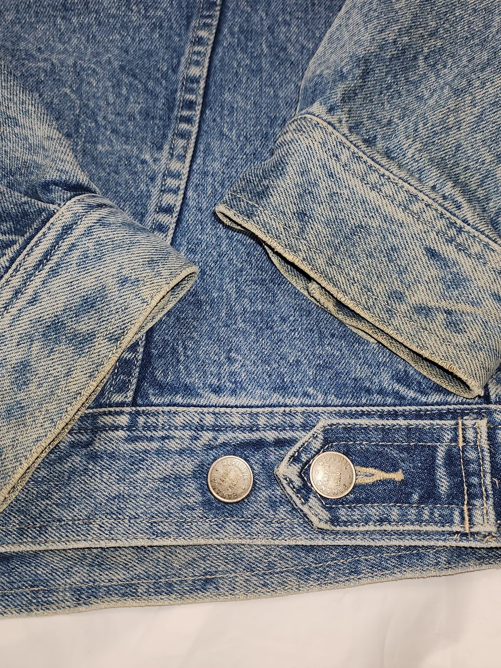 VTG BANANA REPUBLIC Men's Acid- Wash Denim Trucker Jacket Size Large